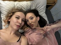 Webcam Nude with CathrynAndRowena