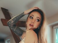 Webcam Nude with CoralieSun