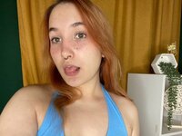 Webcam Nude with EadlinBready