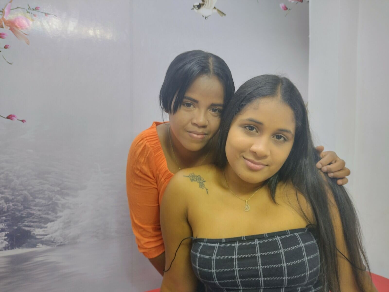Webcam Nude with NataleyaAndVero